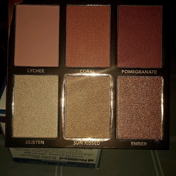 Brand new b&h Blushing in Bali Palette - Picture 3 of 5